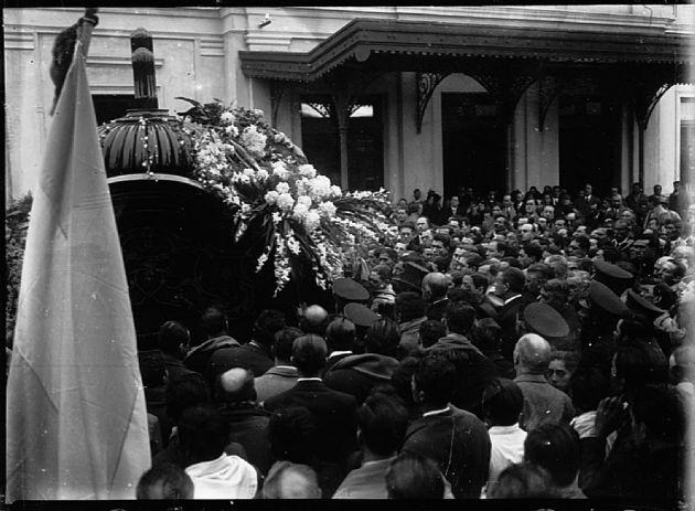 Carroza F&uacute;nebre, en Estaci&oacute;n de Ferrocarril de la ciudad de San Luis, hacia 1933.